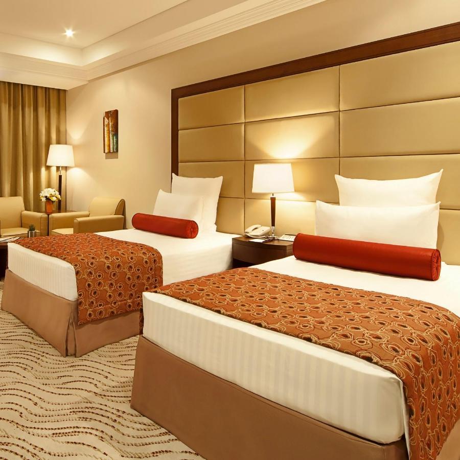Park Regis Kris Kin Hotel Dubai Exterior foto A room at the hotel