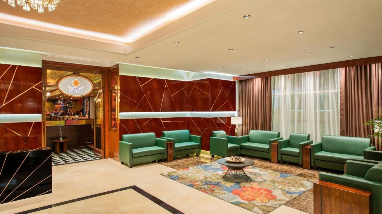 Park Regis Kris Kin Hotel Dubai Exterior foto The lounge at the airport