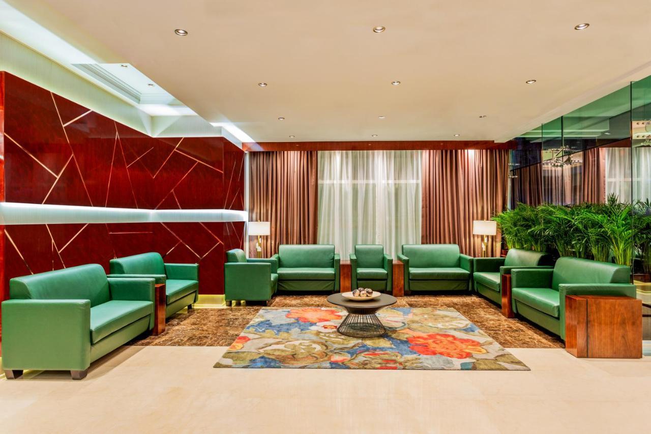 Park Regis Kris Kin Hotel Dubai Exterior foto The lounge at the airport