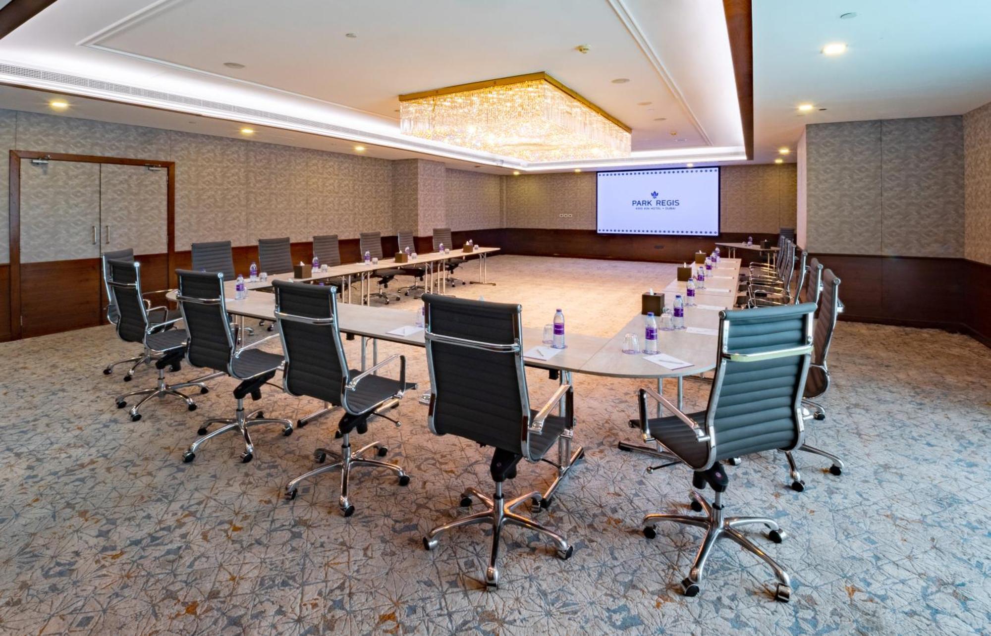 Park Regis Kris Kin Hotel Dubai Exterior foto Meeting room