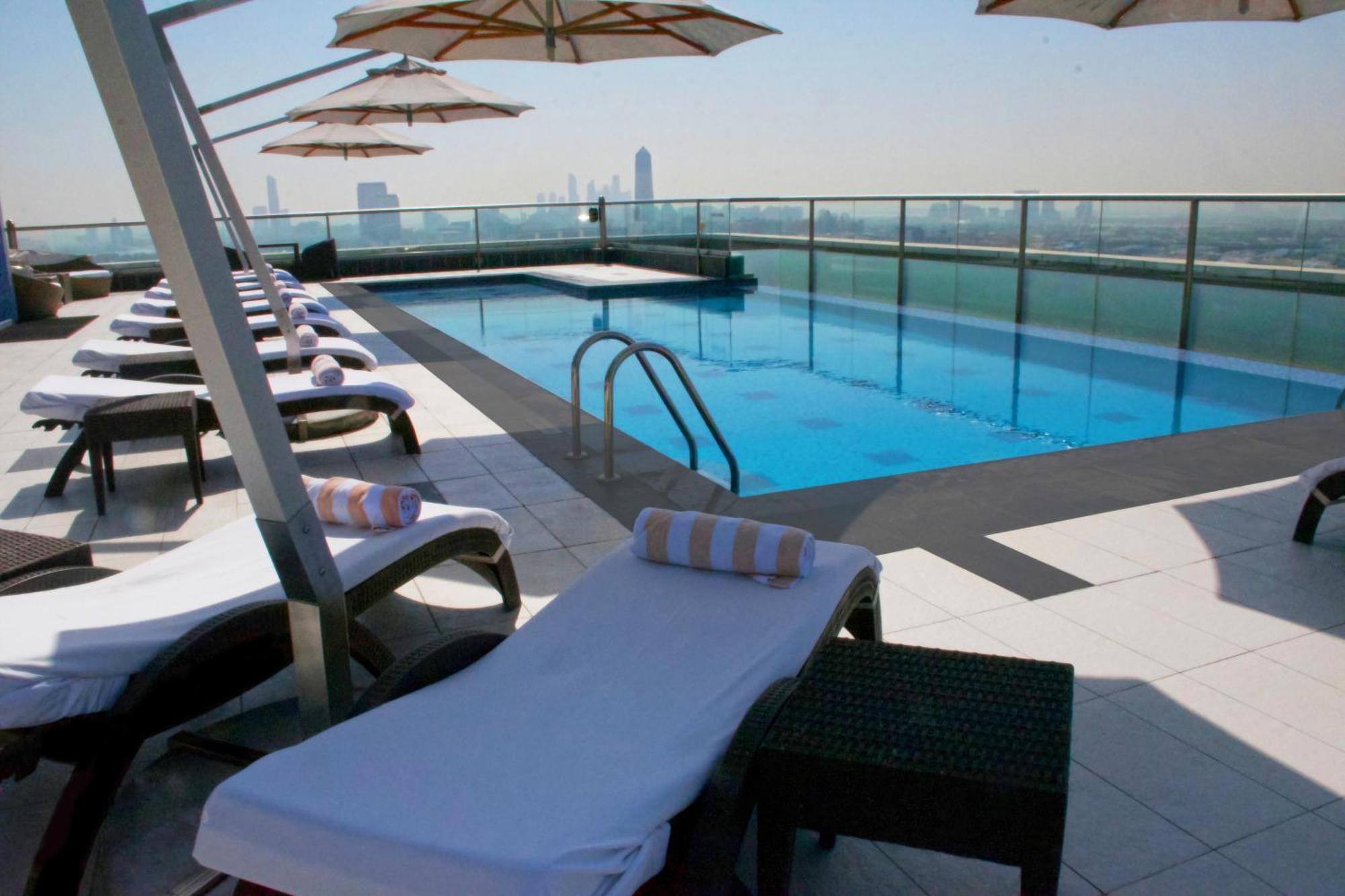 Park Regis Kris Kin Hotel Dubai Exterior foto Rooftop pool at the Four Seasons Hotel, Mexico City