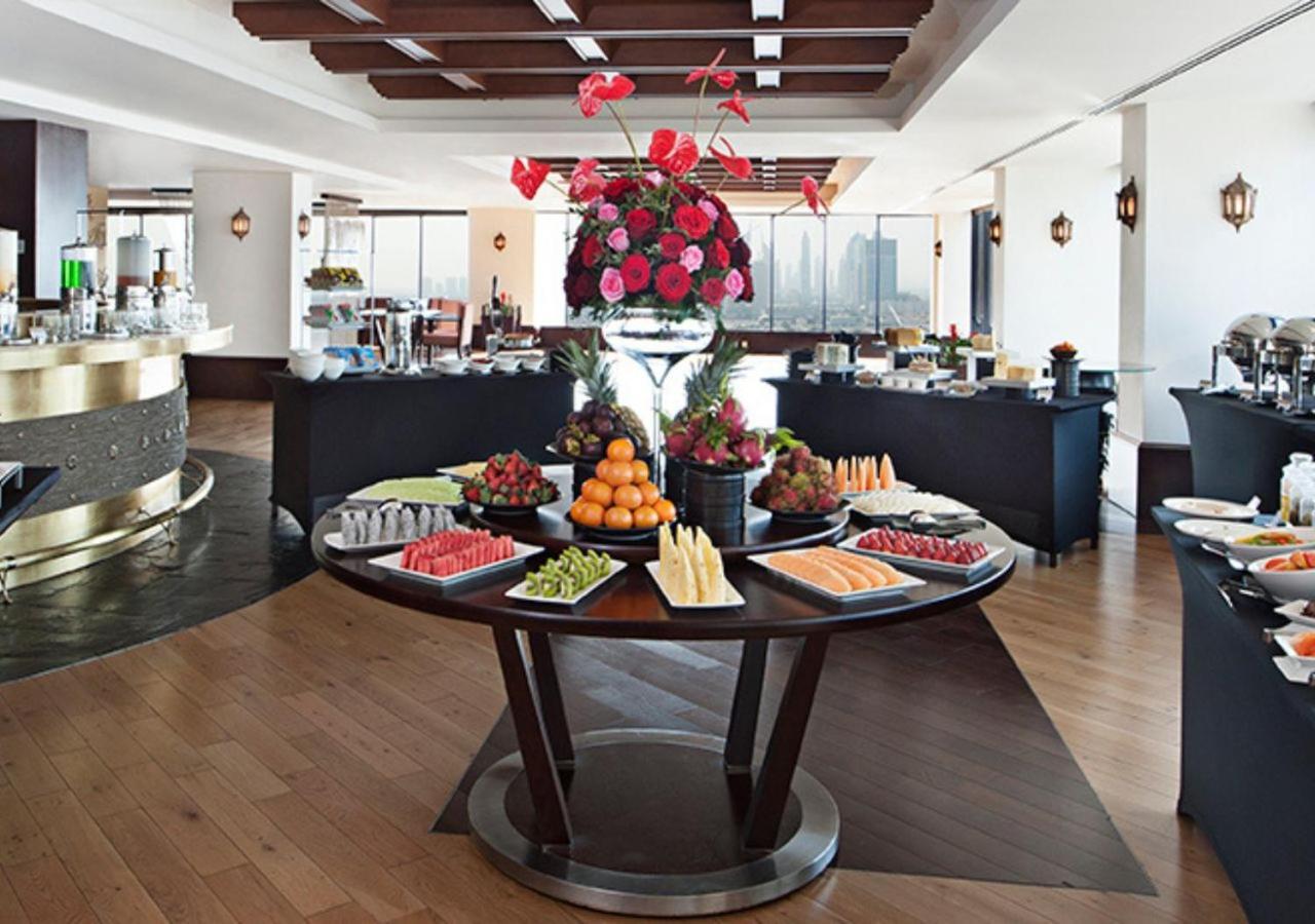 Park Regis Kris Kin Hotel Dubai Exterior foto The Club at the airport